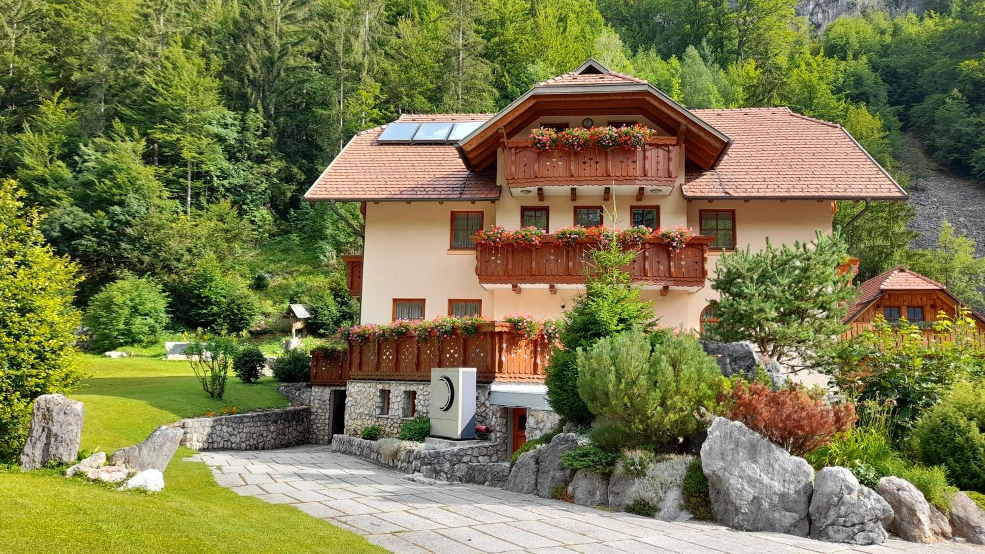 Apartma In Bungalov Jezerci Gozd Martuljek Bagian luar foto