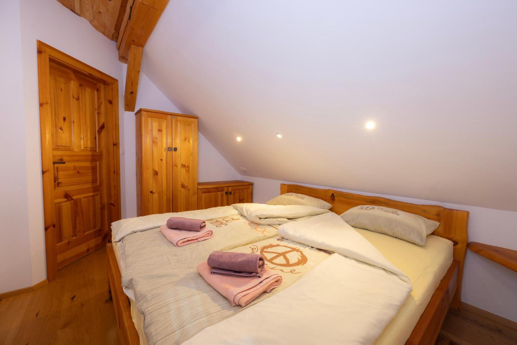 Apartma In Bungalov Jezerci Gozd Martuljek Bagian luar foto
