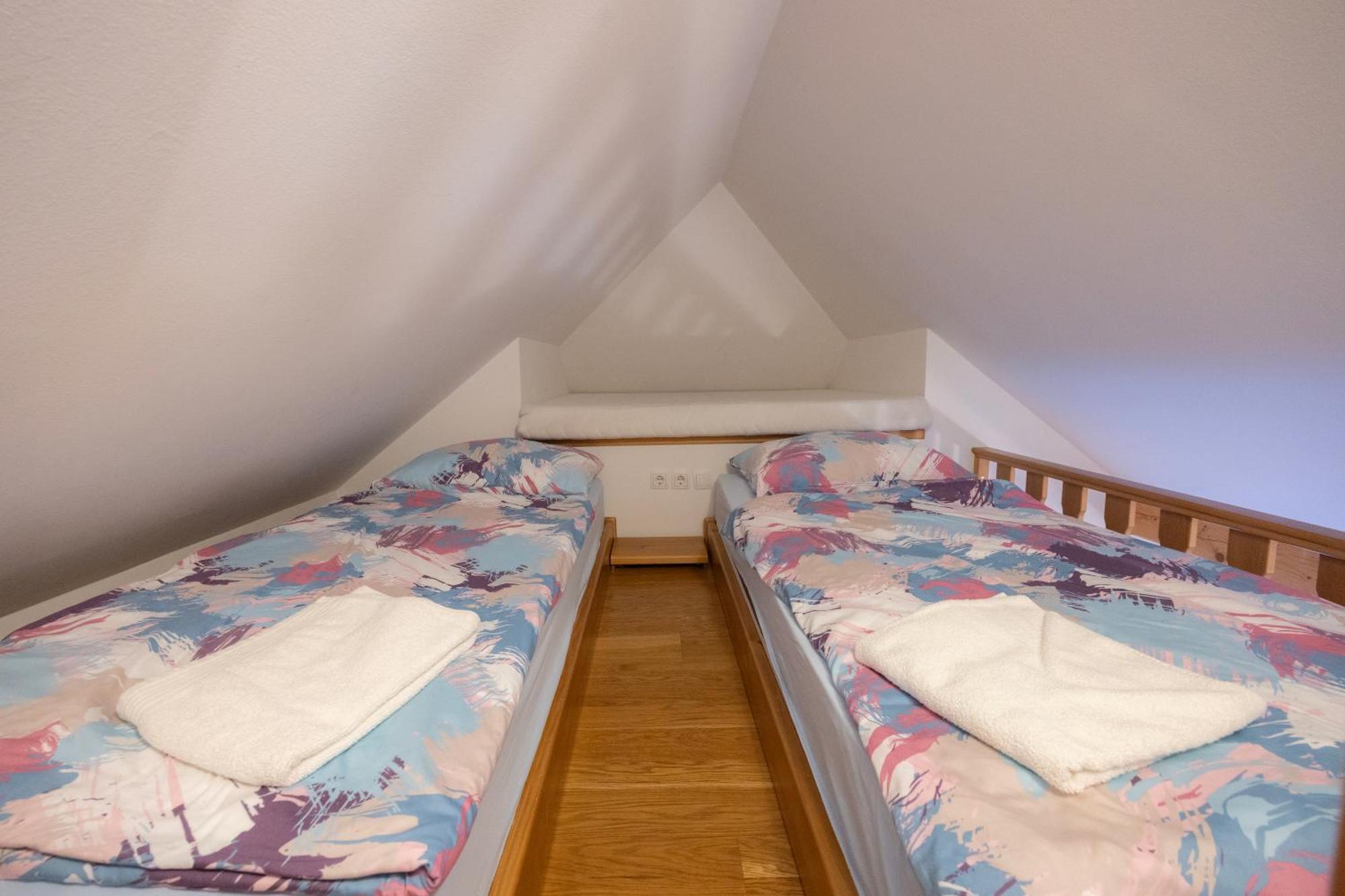Apartma In Bungalov Jezerci Gozd Martuljek Bagian luar foto